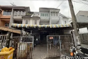 3 Bedroom Townhouse for sale in Sam Sen Nai, Bangkok near BTS Ari