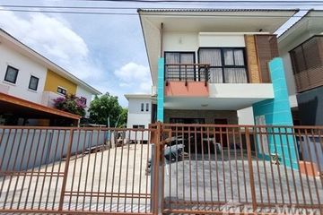 7 Bedroom House for sale in Dokmai, Bangkok