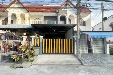 2 Bedroom Townhouse for sale in Tha Raeng, Bangkok