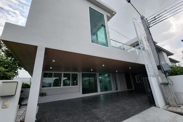 4 Bedroom House for sale in Dokmai, Bangkok