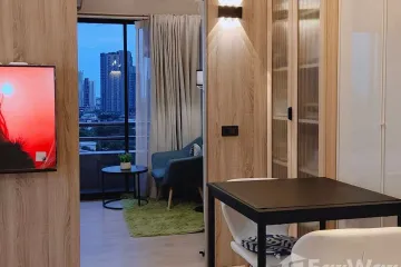 1 Bedroom Condo for sale in Pak Khlong Phasi Charoen, Bangkok near MRT Bang Phai