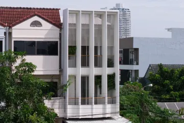 2 Bedroom Townhouse for sale in Bang Chak, Bangkok near BTS Punnawithi