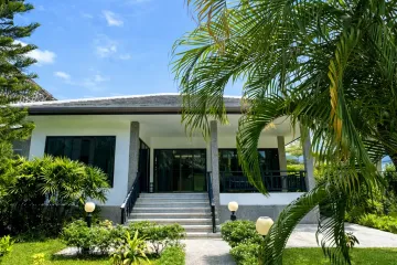 3 Bedroom Villa for sale in Na Mueang, Surat Thani