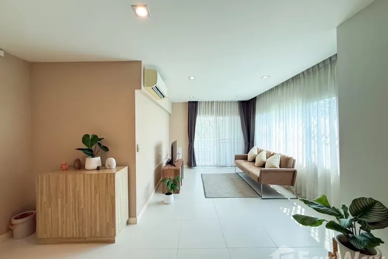 1 Bedroom Condo For Rent