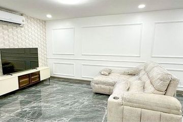 2 Bedroom Condo for sale in Din Daeng, Bangkok near MRT Thailand Cultural Centre