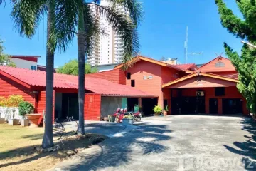 4 Bedroom House for sale in Wat Ket, Chiang Mai