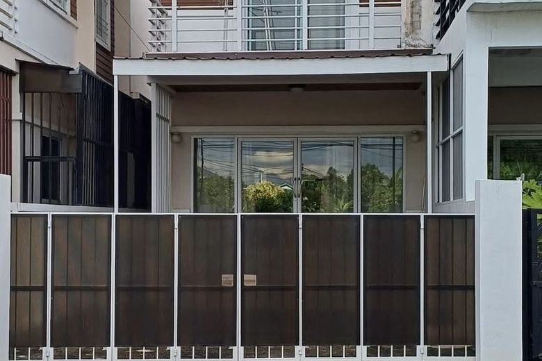 2 Bedroom Townhouse For Rent