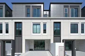 3 Bedroom Townhouse for sale in Tha Kham, Bangkok