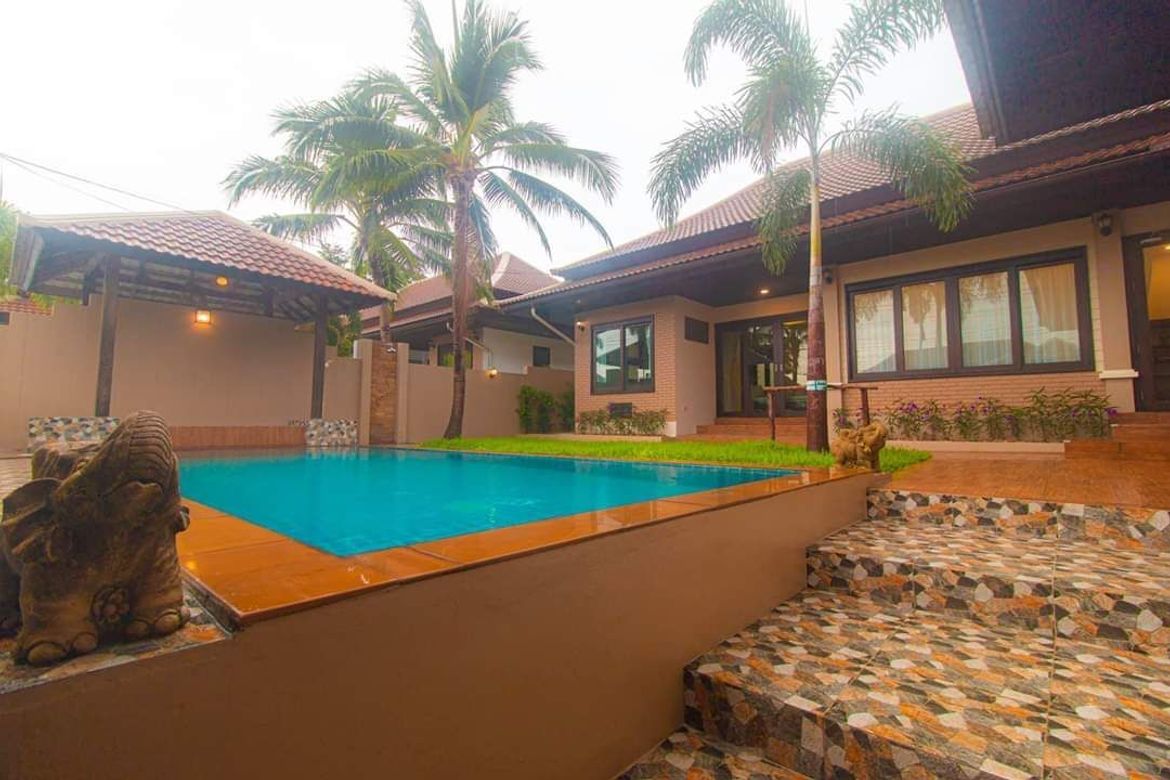 3 Bedroom Private Pool Villa with Extra Maid / Storage Room