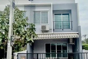 3 Bedroom Townhouse for sale in Bang Pakok, Bangkok