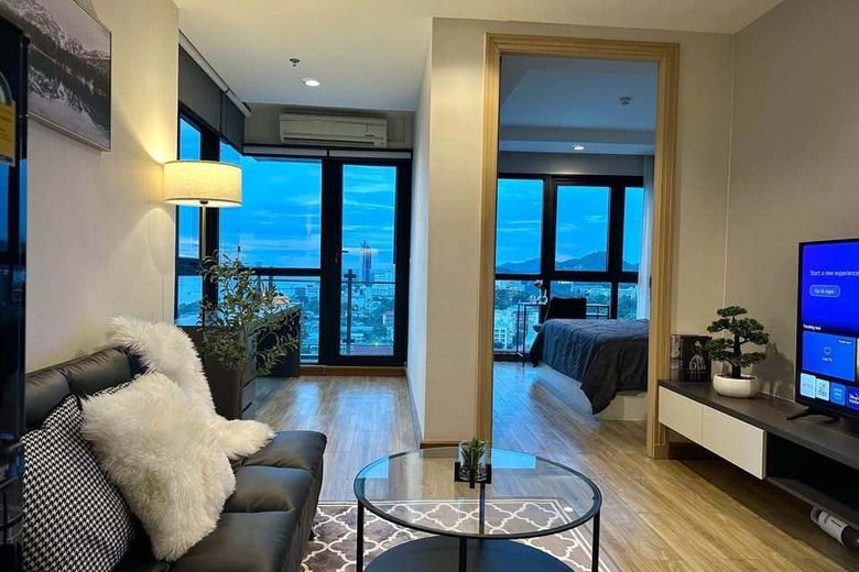 1 Bedroom Condo For Rent