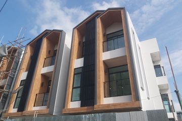 4 Bedroom House for sale in Sam Sen Nok, Bangkok near MRT Sutthisan