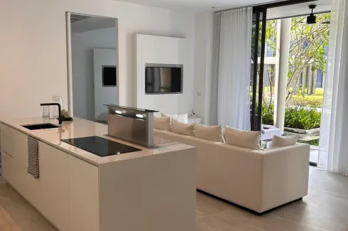 Luxury Beachfront Pool Access 2 Bedroom Condo