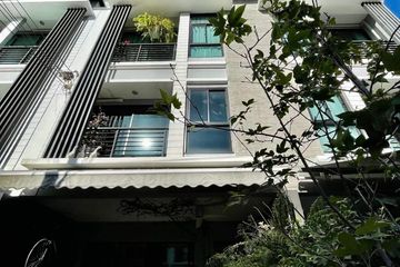 3 Bedroom Townhouse for sale in Baan Klang Muang Rama 9 - Ramkhamhaeng, Phlapphla, Bangkok near MRT Ramkhamhaeng