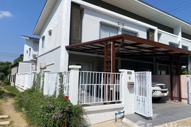 3 Bedroom Townhouse For Rent