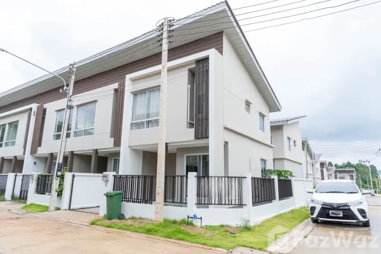 3 Bedroom Townhouse For Rent