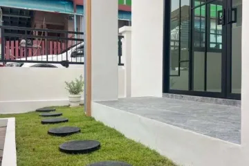 3 Bedroom Townhouse for rent in Wichit, Phuket