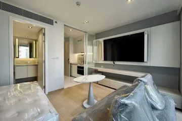 1 Bedroom Condo for sale in Khlong Tan Nuea, Bangkok near BTS Phrom Phong