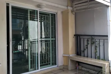 3 Bedroom Townhouse for rent in Bang Kadi, Pathum Thani
