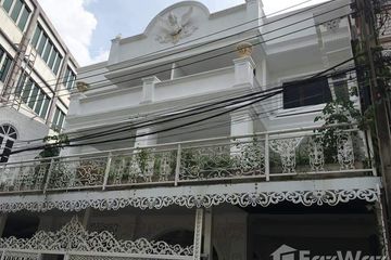 3 Bedroom Townhouse for sale in Tha Raeng, Bangkok