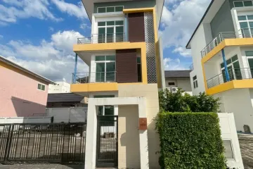 3 Bedroom Townhouse for sale in Krathum Lom, Nakhon Pathom