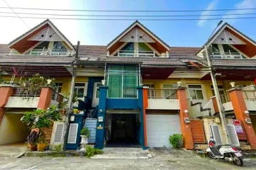 3 Bedroom Townhouse for sale in Khlong Chaokhun Sing, Bangkok