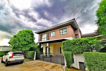 3 Bedroom House for sale in Tha Raeng, Bangkok