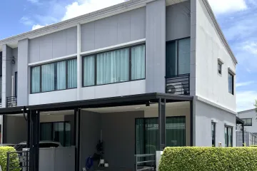 3 Bedroom Townhouse for sale in Bang Kadi, Pathum Thani