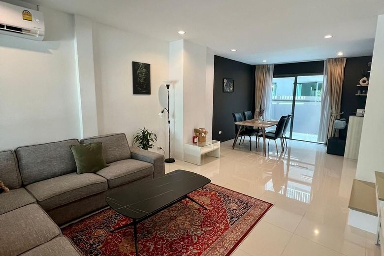 3 Bedroom Townhouse For Rent