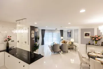3 Bedroom Condo for sale in Huai Khwang, Bangkok near MRT Phra Ram 9