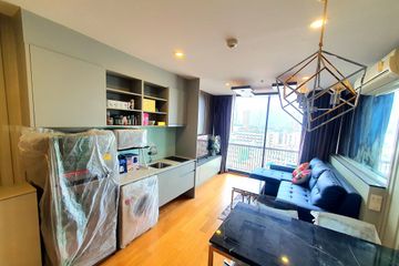 2 Bedroom Condo for sale in Silom, Bangkok near BTS Surasak