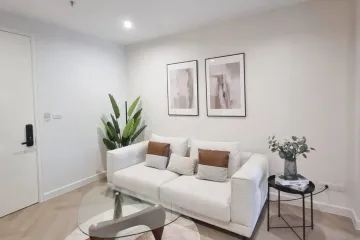 1 Bedroom Condo for sale in Bang Yi Ruea, Bangkok near BTS Pho Nimit