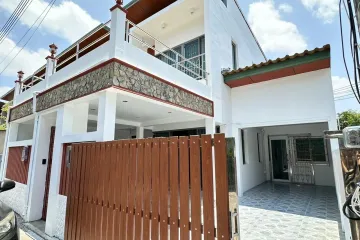 3 Bedroom Townhouse for sale in Chalong, Phuket