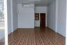 Commercial for rent in Khlong Ha, Pathum Thani