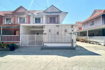 3 Bedroom Townhouse for sale in Khlong Sam, Pathum Thani