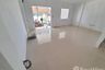 3 Bedroom Townhouse for sale in Krathum Lom, Nakhon Pathom