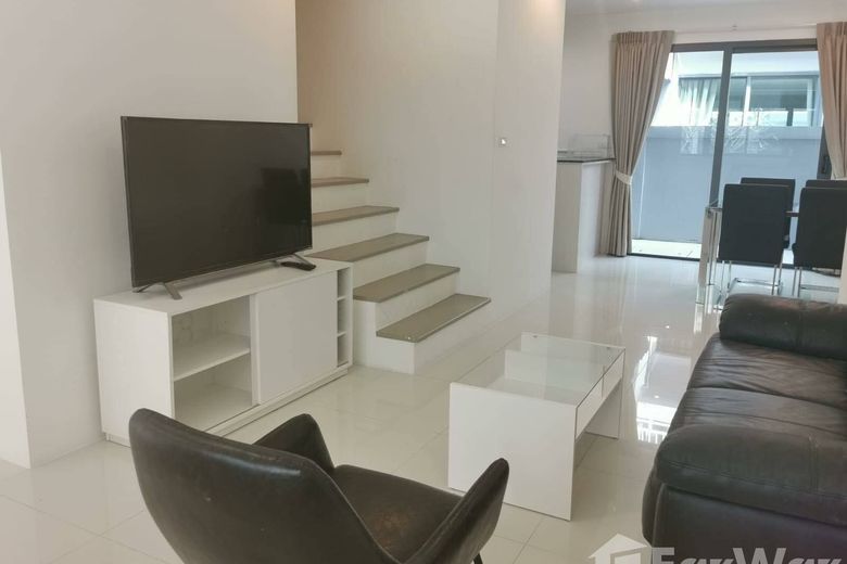 2 Bedroom Townhouse For Rent