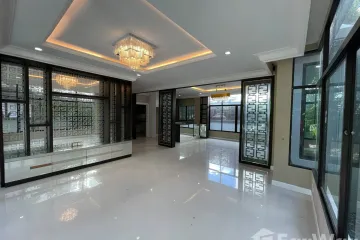 4 Bedroom House for sale in Dokmai, Bangkok