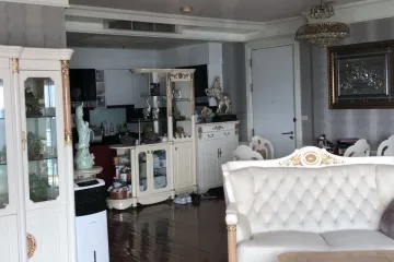 2 Bedroom Condo for sale in Wat Phraya Krai, Bangkok near BTS Saphan Taksin