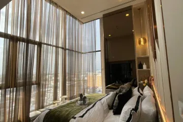 1 Bedroom Condo for sale in Thanon Phetchaburi, Bangkok near MRT Ratchathewi