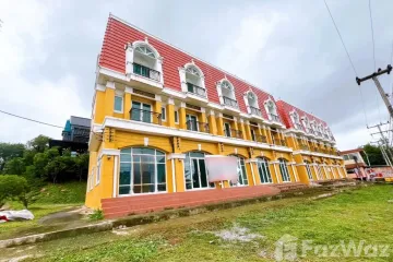 3 Bedroom Townhouse for sale in Ban Noen, Phetchabun