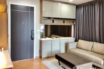 1 Bedroom Condo for sale in Pak Khlong Phasi Charoen, Bangkok near MRT Bang Wa