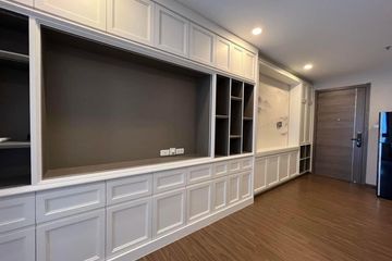 1 Bedroom Condo for sale in Huai Khwang, Bangkok