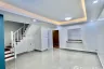 3 Bedroom Townhouse for sale in Khlong Sam, Pathum Thani