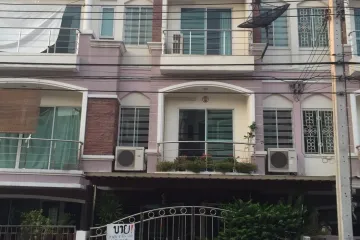 3 Bedroom Townhouse for sale in Sena Nikhom, Bangkok near BTS Kasetsart University