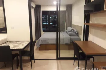1 Bedroom Condo for sale in Bang Kapi, Bangkok near MRT Phetchaburi