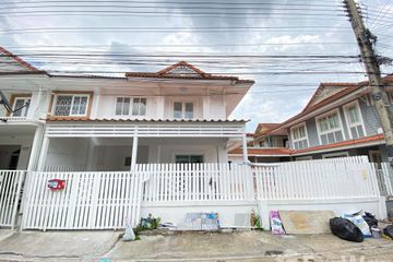 3 Bedroom Townhouse for sale in Khlong Sam, Pathum Thani