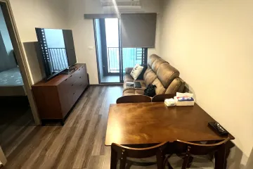2 Bedroom Condo for sale in Huai Khwang, Bangkok near MRT Phra Ram 9