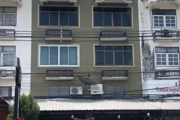 4 Bedroom Townhouse for Sale or Rent in Bang Prok, Pathum Thani