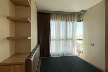 2 Bedroom Condo for sale in Sam Sen Nai, Bangkok near MRT Rang Nam